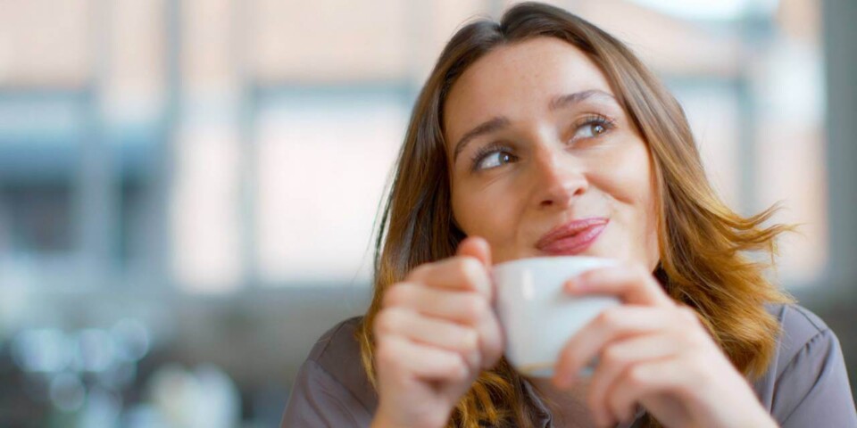 Frau mit Kaffeetasse
